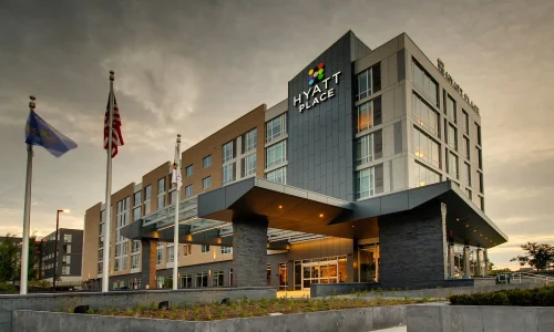 Hyatt-Place-Milwaukee-Downtown-P026-Exterior-Twilight.16x9