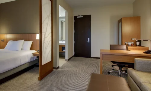 Hyatt-Place-Milwaukee-Downtown-P045-One-Bedroom-King-Suite-From-Window.16x9