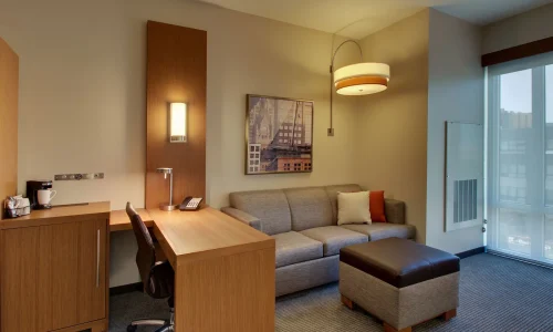Hyatt-Place-Milwaukee-Downtown-P046-One-Bedroom-King-Suite-Living-Room.16x9