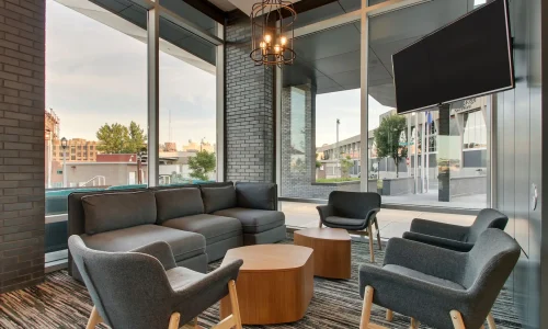 Hyatt-Place-Milwaukee-Downtown-P072-Lounge-TV-Seating.16x9